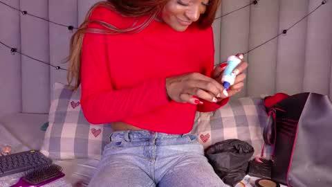 Snapshot of nahomicampbell_ chatting on February 19, 2026, 7:43 pm VICTORIA online show from February 19, 2026, 7:43 pm