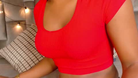 Snapshot of nahomicampbell_ chatting on February 20, 2026, 7:36 pm VICTORIA online show from February 20, 2026, 7:36 pm