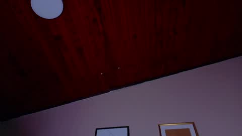  VICTORIA  online show from April 1, 2026, 7:55 pm