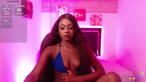 Nahomi  online show from January 24, 2025, 8:22 pm