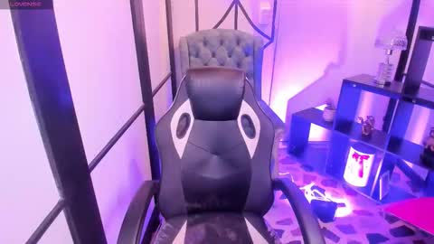 Nahomi online show from January 7, 2026, 3:53 am