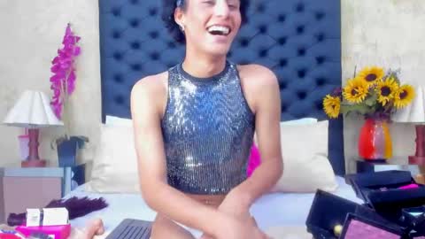 Nahomi  online show from September 17, 2025, 6:53 pm