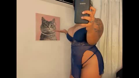 nahomy_hancook online show from November 25, 2025, 1:27 am