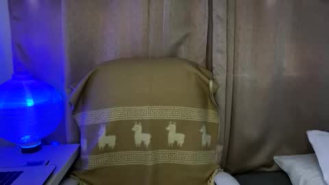 nahomy online show from January 15, 2026, 1:26 pm