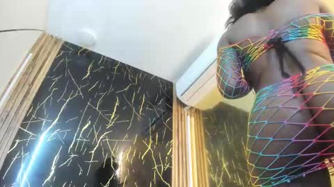 nahomy_smith23_aws online show from October 7, 2025, 10:18 pm