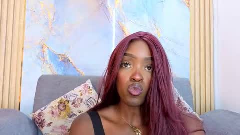 nahomy_smith23_aws online show from October 24, 2025, 9:55 pm