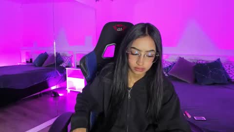 Nahomy  online show from January 10, 2026, 11:34 am