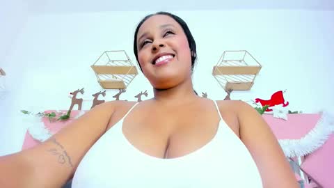 Snapshot of nahomygrey_ chatting on December 21, 2025, 7:32 pm Nahomy online show from December 21, 2025, 7:32 pm