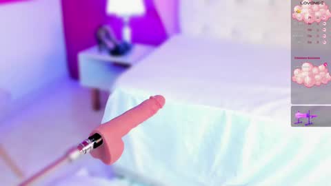 Nahomy Roberts online show from January 11, 2025, 12:50 pm