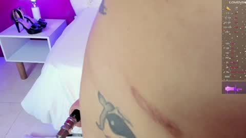 Nahomy Roberts online show from January 31, 2025, 3:00 pm