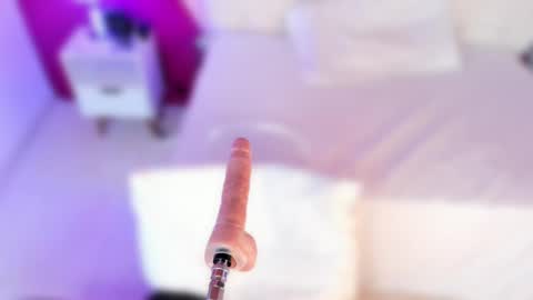 Nahomy Roberts online show from March 1, 2025, 12:12 pm