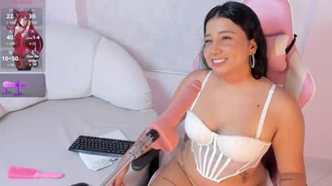 Nahomy Roberts online show from March 10, 2026, 8:41 am