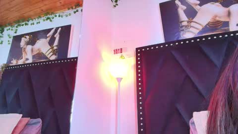 Naia x online show from February 25, 2026, 11:36 pm