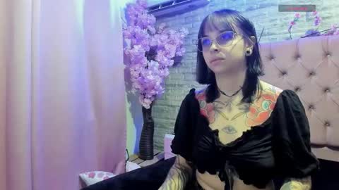 Snapshot of naiawhisper chatting on March 1, 2026, 1:24 pm naiawhisper online show from March 1, 2026, 1:24 pm