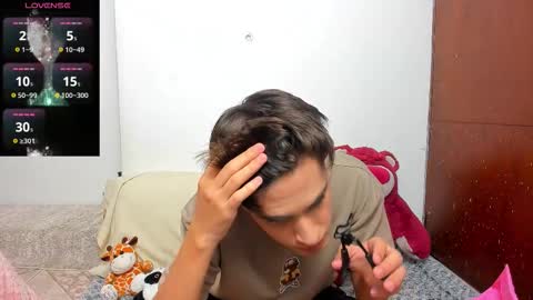 Snapshot of naim_theking chatting on February 10, 2026, 1:32 am N A I M T H E K I N G online show from February 10, 2026, 1:32 am