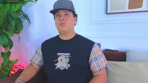 Snapshot of naimruiz_ chatting on July 17, 2026, 6:46 pm naimruiz_ online show from July 17, 2026, 6:46 pm