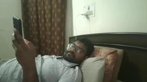 NAIRANANDU28 online show from April 13, 2026, 8:03 pm