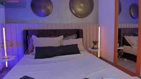 Naisha Ford online show from November 14, 2025, 2:54 am