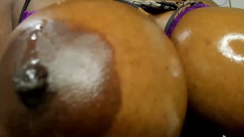 NAJAYLAINDEPENDENT MODEL online show from December 11, 2024, 11:30 am