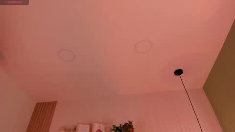 INSTAGRAM  m2221     online show from December 22, 2025, 10:56 am