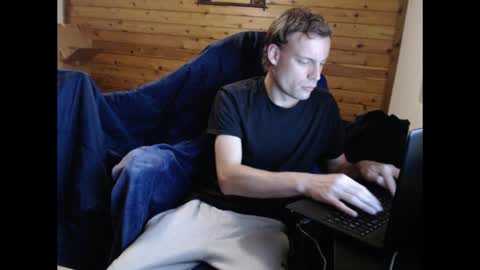 naked_and_chatting online show from September 17, 2025, 4:14 am