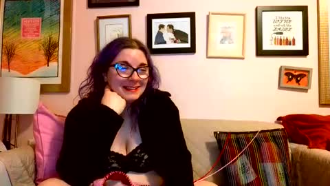 Lizzy online show from February 18, 2025, 6:04 am