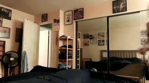 nakedmonkey online show from November 19, 2025, 1:49 am