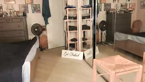 nakedmonkey online show from May 8, 2026, 1:00 am