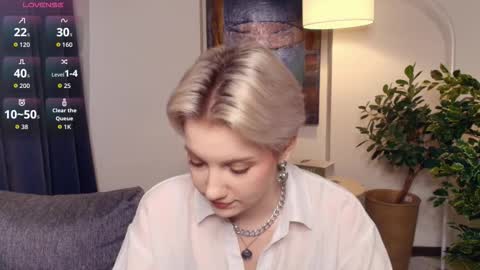 Kate online show from November 23, 2025, 11:32 am