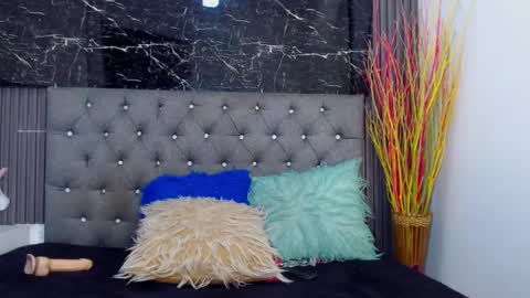 NALAROY online show from February 12, 2025, 7:34 am