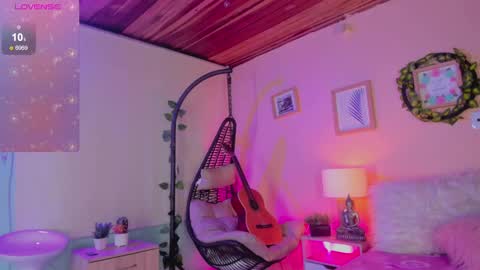 Nalia Adams online show from March 5, 2025, 12:33 pm