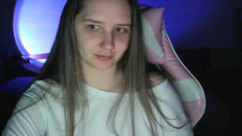 Lola online show from April 4, 2026, 4:04 pm