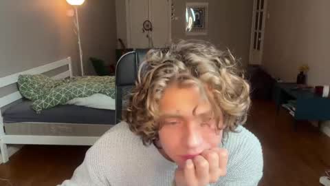 Georges online show from February 22, 2025, 7:36 pm