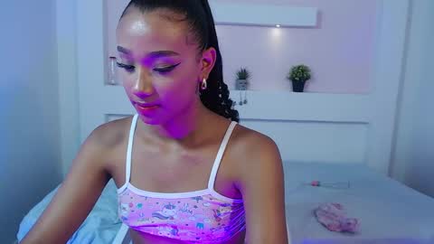 Snapshot of namoismith chatting on December 24, 2024, 9:50 am Namoi Smith online show from December 24, 2024, 9:50 am