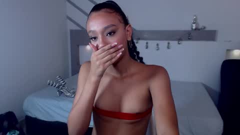 Snapshot of namoismith chatting on December 29, 2024, 3:33 am Namoi Smith online show from December 29, 2024, 3:33 am