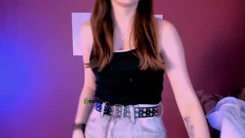 nana_shy_ online show from December 19, 2025, 1:23 am