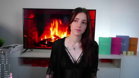 Elizabeth online show from June 24, 2026, 1:15 am