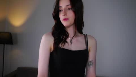 Elizabeth online show from June 25, 2026, 2:22 am