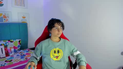 nanami_owo online show from September 18, 2025, 2:35 am