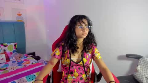 nanami_owo online show from September 19, 2025, 2:24 am