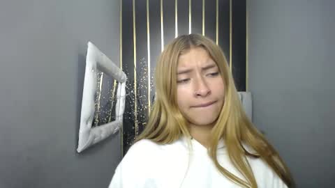 Snapshot of nancy_blonde chatting on May 8, 2026, 12:21 pm nancy blonde online show from May 8, 2026, 12:21 pm
