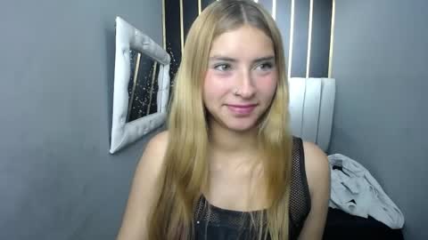 Snapshot of nancy_blonde chatting on May 23, 2026, 12:20 pm nancy blonde online show from May 23, 2026, 12:20 pm