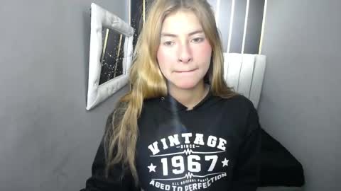 Snapshot of nancy_blonde chatting on June 2, 2026, 12:18 pm nancy blonde online show from June 2, 2026, 12:18 pm
