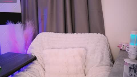 Snapshot of nancy_winter chatting on February 5, 2025, 10:08 am INSTAGRAM bekkercat online show from February 5, 2025, 10:08 am