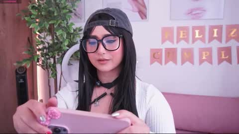 ELLA online show from December 18, 2025, 7:09 pm