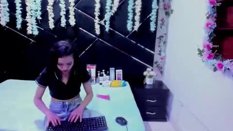 nanis james15 online show from February 12, 2026, 3:23 am