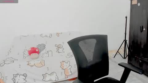  Naoko  online show from November 3, 2025, 10:10 pm