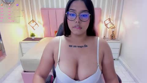 Snapshot of naomi_bratz chatting on December 17, 2025, 12:22 pm Naomi online show from December 17, 2025, 12:22 pm