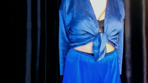 Naomi online show from November 10, 2025, 4:22 am