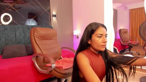 Snapshot of naomi_monroe chatting on January 17, 2026, 12:43 pm Naomi online show from January 17, 2026, 12:43 pm